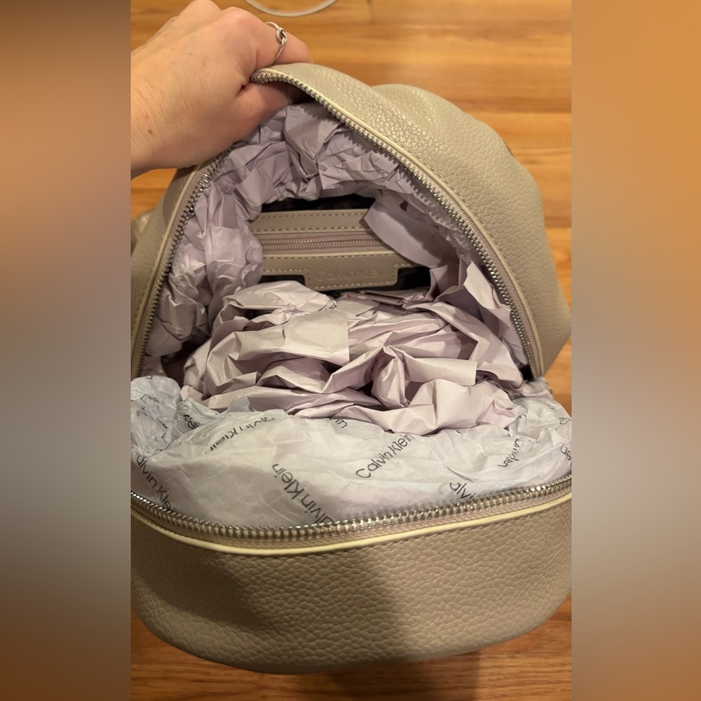 Backpack - Picture 4 of 10